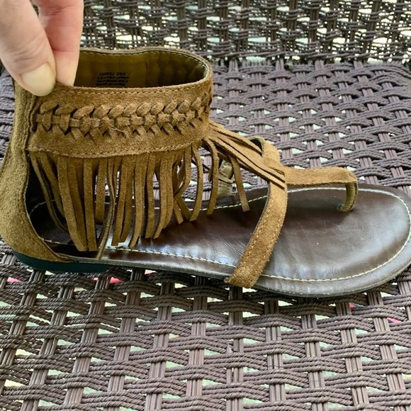 Minnetonka Boho Style Brown Suede Fringe Tassel Sandals Size 9 - Picture 6 of 11